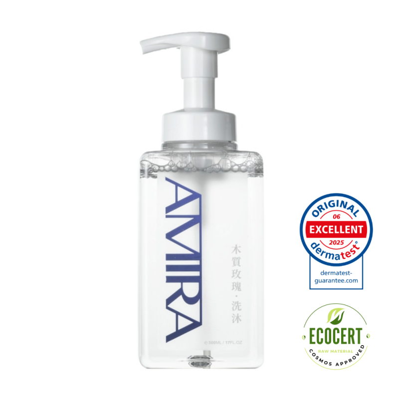 AMIRA A67木質玫瑰洗沐瓶身 ，搭配ECOCERT有機認證與DERMATEST認證標誌